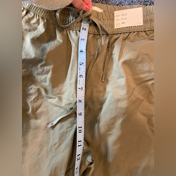 NWT Abercrombie Fitch Jen Reed Wide Leg Cargo Pants Olive Green XS Short New - Picture 7 of 7